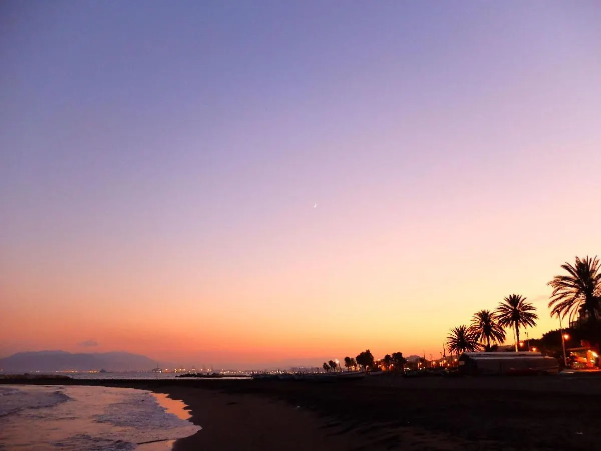 Apartamento El Palo Beach contacts